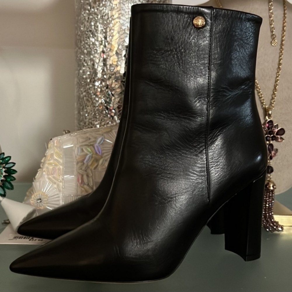 Tory Burch Pointed Toe Black Above Ankle Leather Bootie 6